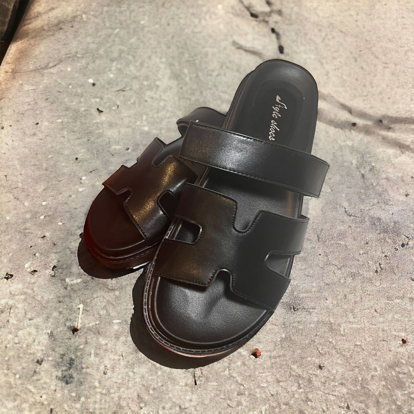 BLACK FAUX LEATHER STRAPPY SLIP ON FLATS
