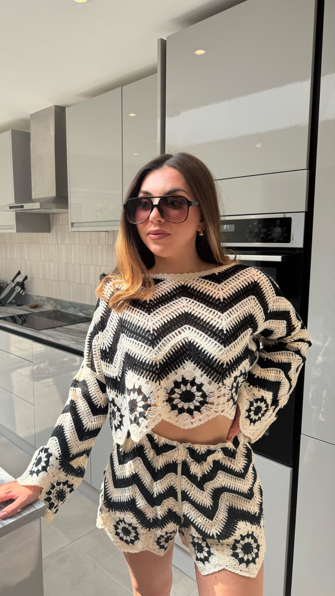 ZIGZAG CROCHET LONG SLEEVE TOP