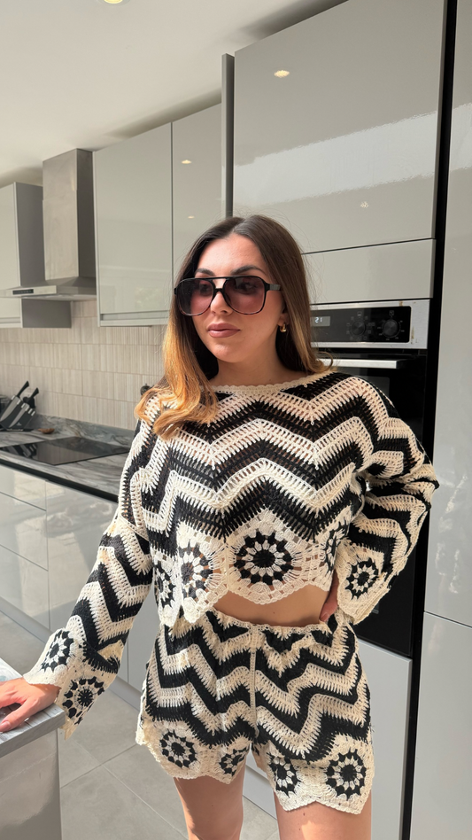 ZIGZAG CROCHET LONG SLEEVE TOP